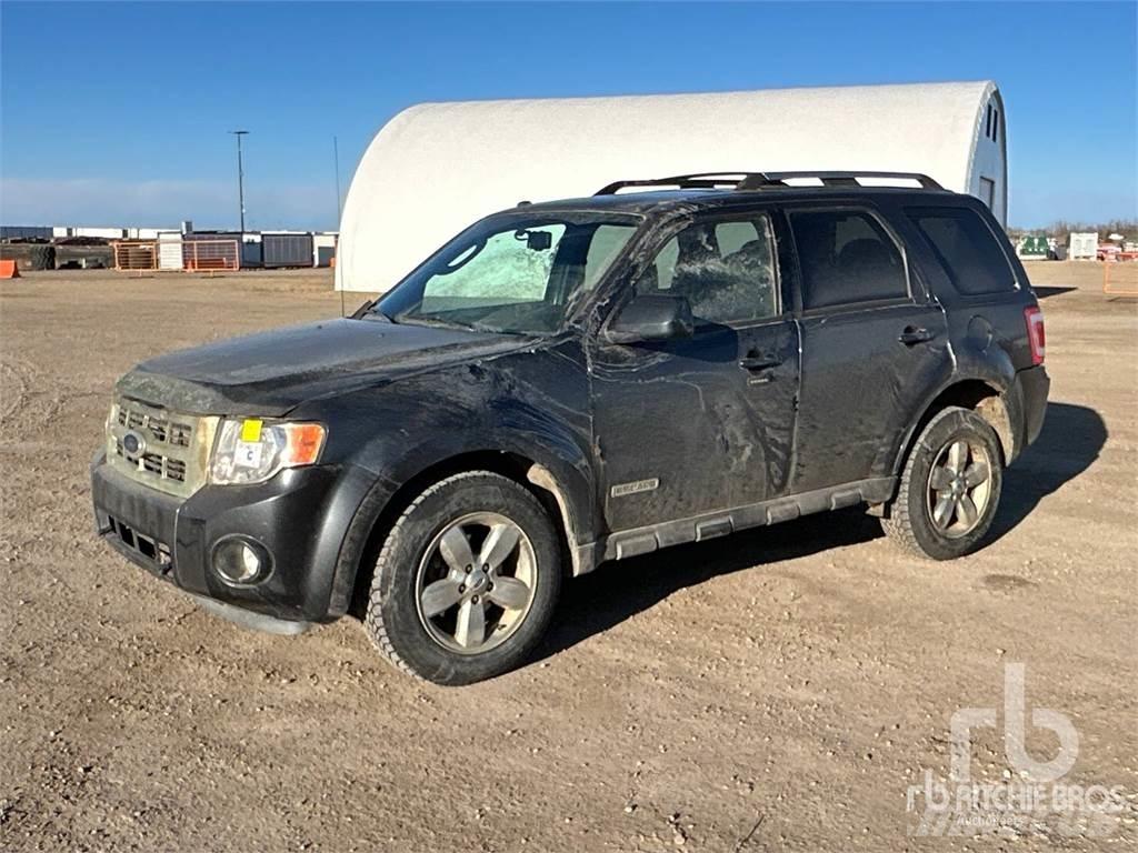 Ford ESCAPE Pikapai / Bortiniai sunkvežimiai