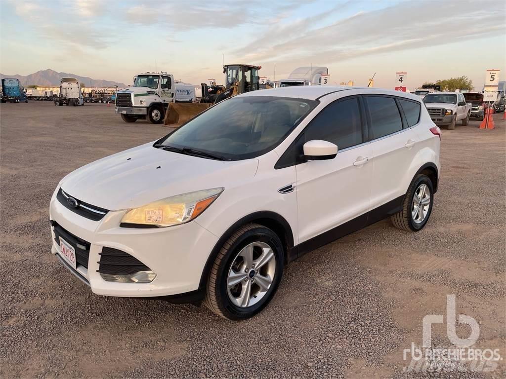 Ford ESCAPE Pikapai / Bortiniai sunkvežimiai