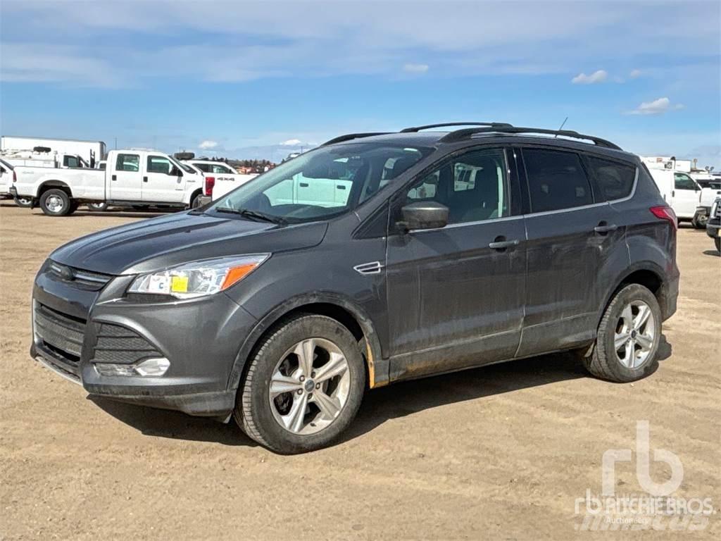 Ford ESCAPE Pikapai / Bortiniai sunkvežimiai