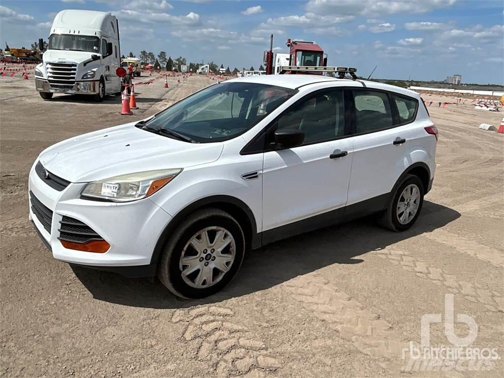 Ford ESCAPE Pikapai / Bortiniai sunkvežimiai