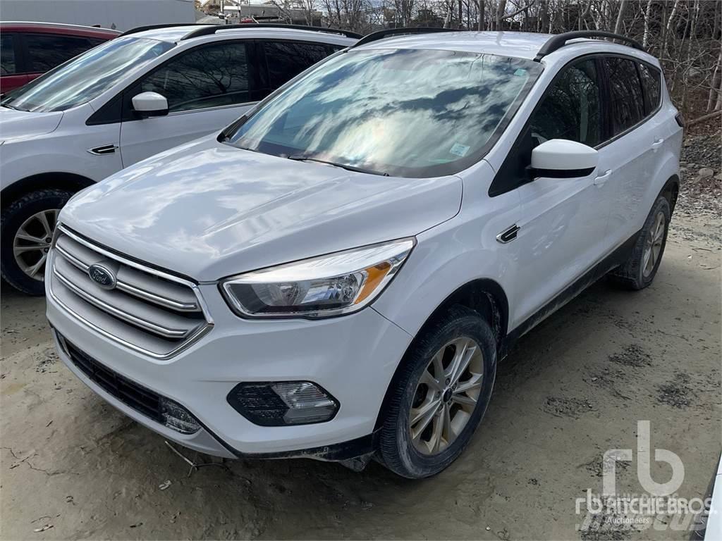 Ford ESCAPE Pikapai / Bortiniai sunkvežimiai
