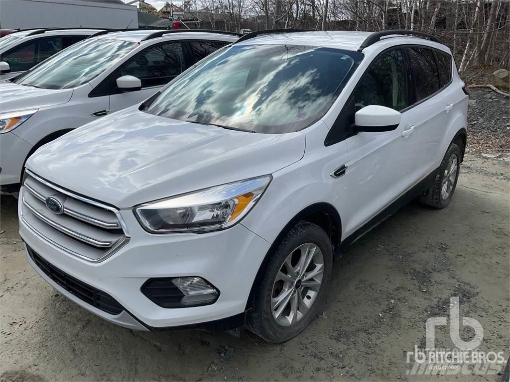 Ford ESCAPE Pikapai / Bortiniai sunkvežimiai