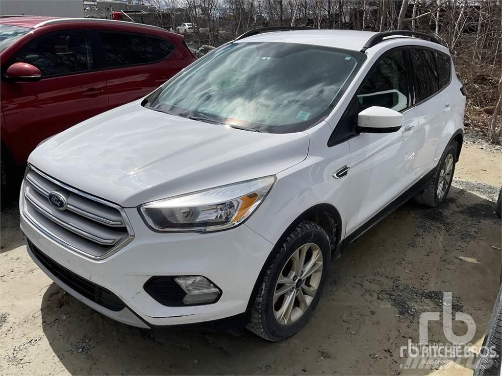 Ford ESCAPE Pikapai / Bortiniai sunkvežimiai