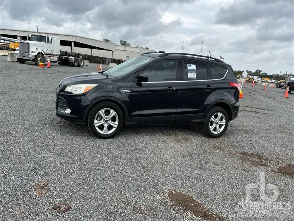Ford ESCAPE Pikapai / Bortiniai sunkvežimiai