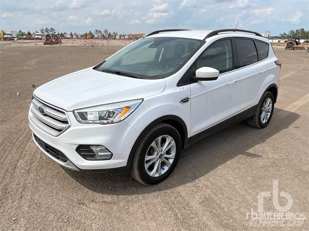 Ford ESCAPE Pikapai / Bortiniai sunkvežimiai