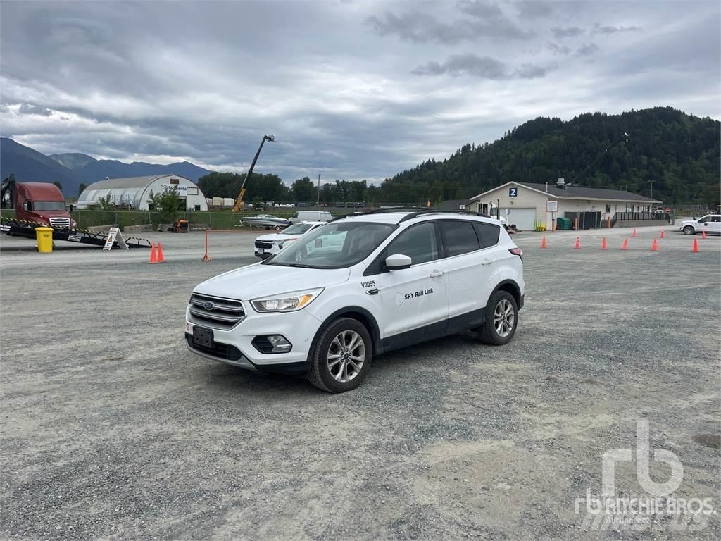 Ford ESCAPE Pikapai / Bortiniai sunkvežimiai