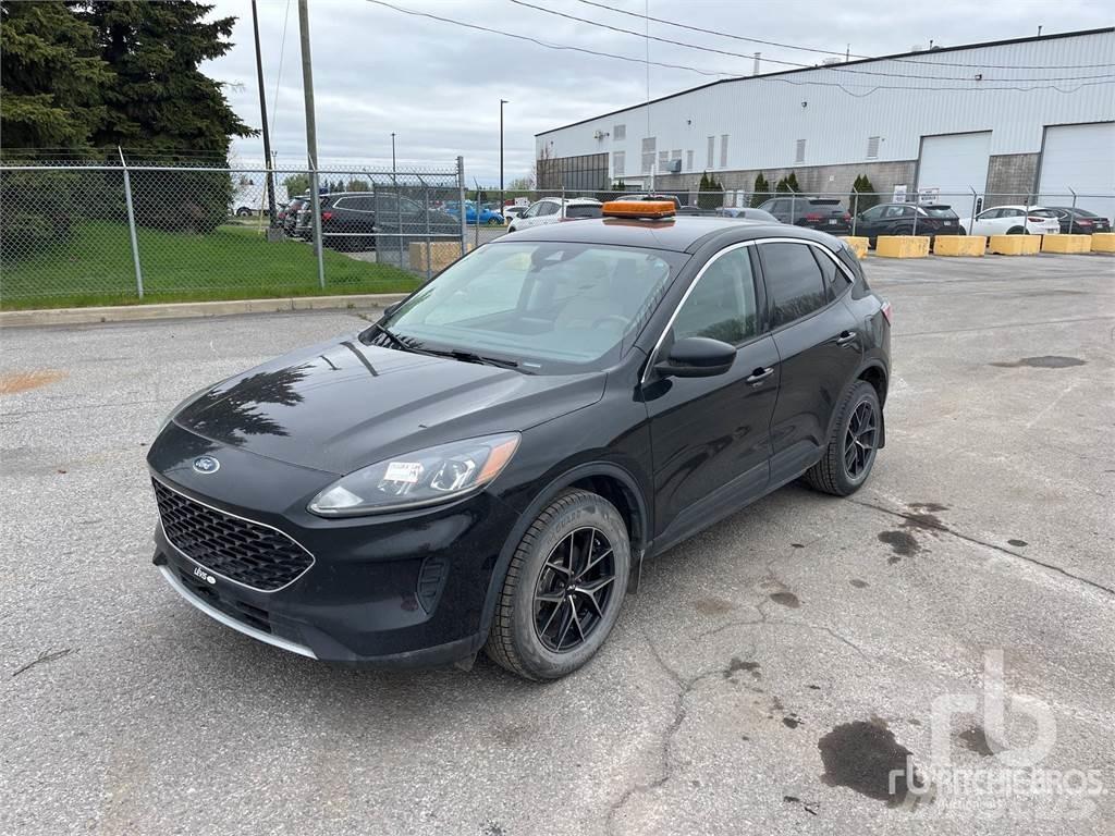 Ford ESCAPE Pikapai / Bortiniai sunkvežimiai