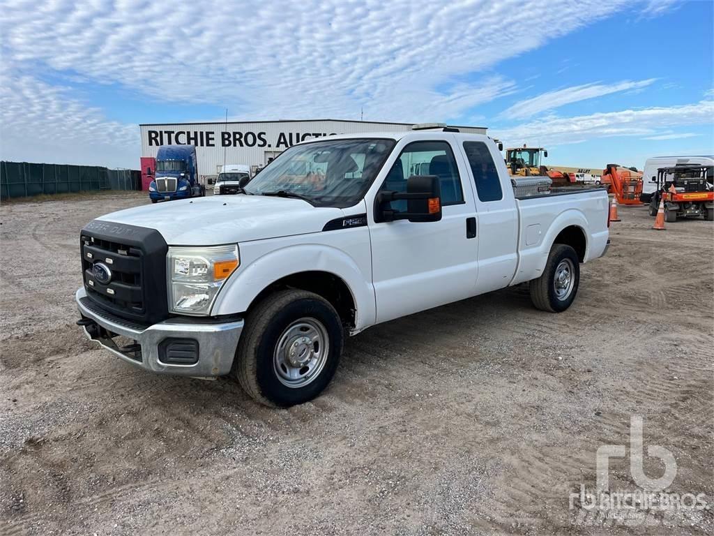 Ford F-250 Pikapai / Bortiniai sunkvežimiai