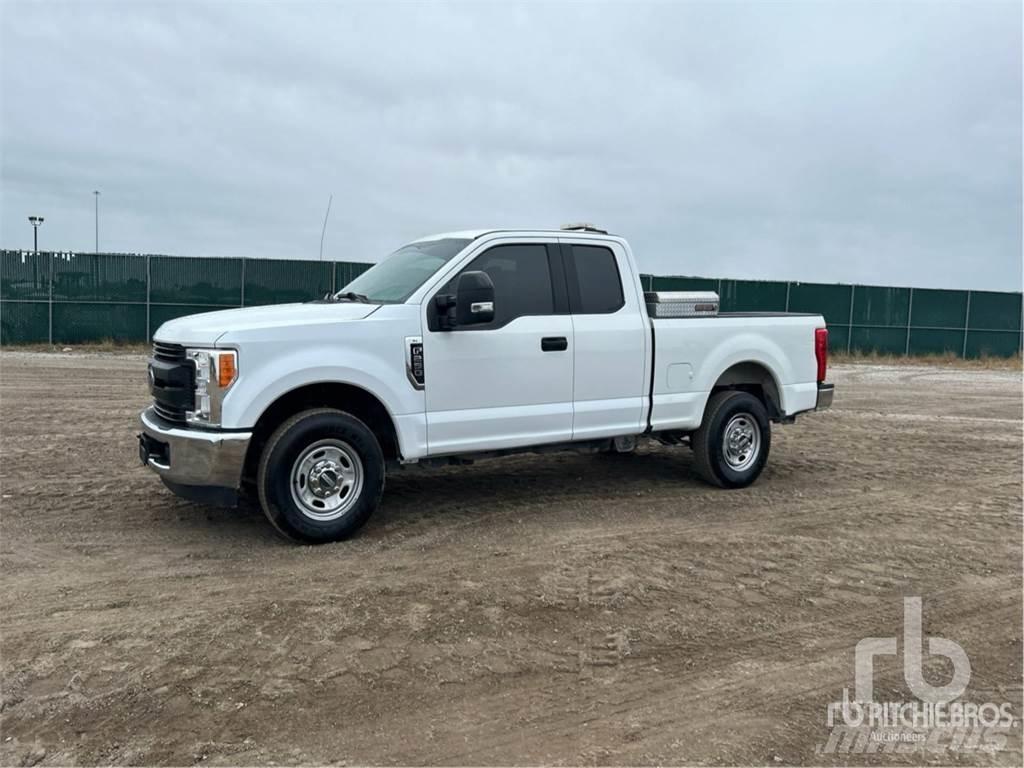 Ford F-250 Pikapai / Bortiniai sunkvežimiai