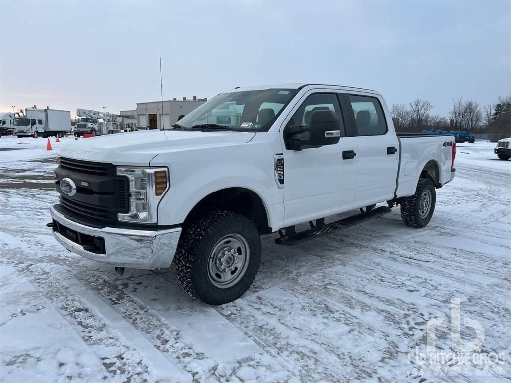 Ford F-250 Pikapai / Bortiniai sunkvežimiai
