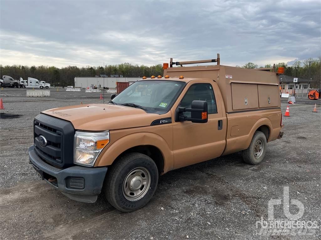 Ford F-250 Pikapai / Bortiniai sunkvežimiai