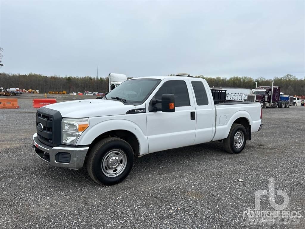 Ford F-250 Pikapai / Bortiniai sunkvežimiai