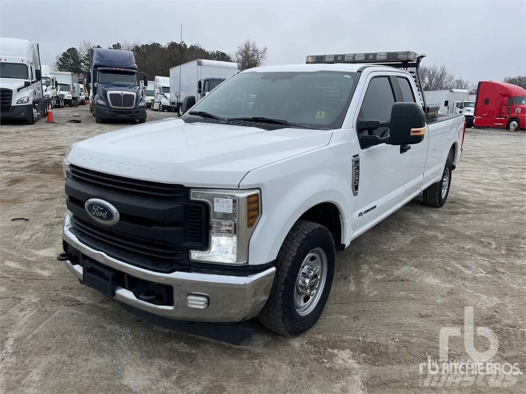 Ford F-250 Pikapai / Bortiniai sunkvežimiai