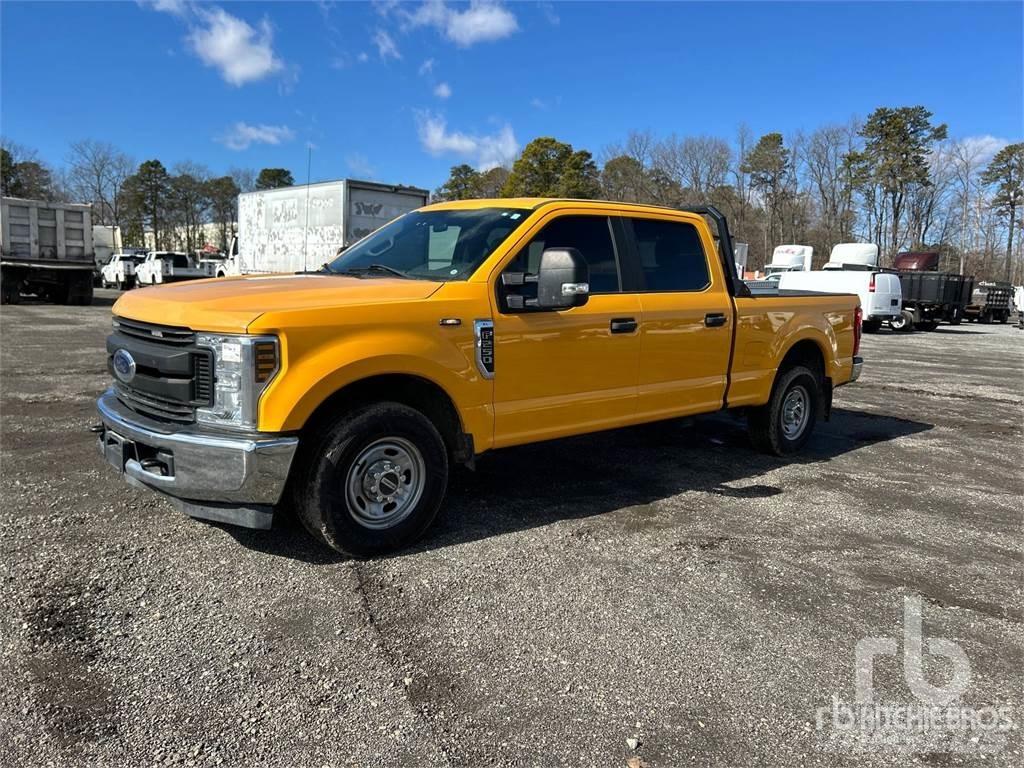 Ford F-250 Pikapai / Bortiniai sunkvežimiai
