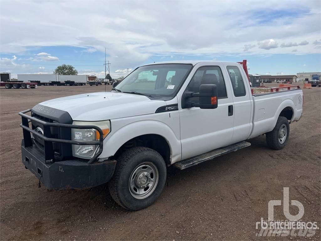 Ford F-250 Pikapai / Bortiniai sunkvežimiai