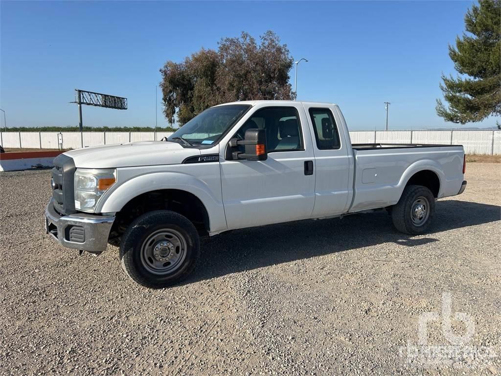 Ford F-250 Pikapai / Bortiniai sunkvežimiai