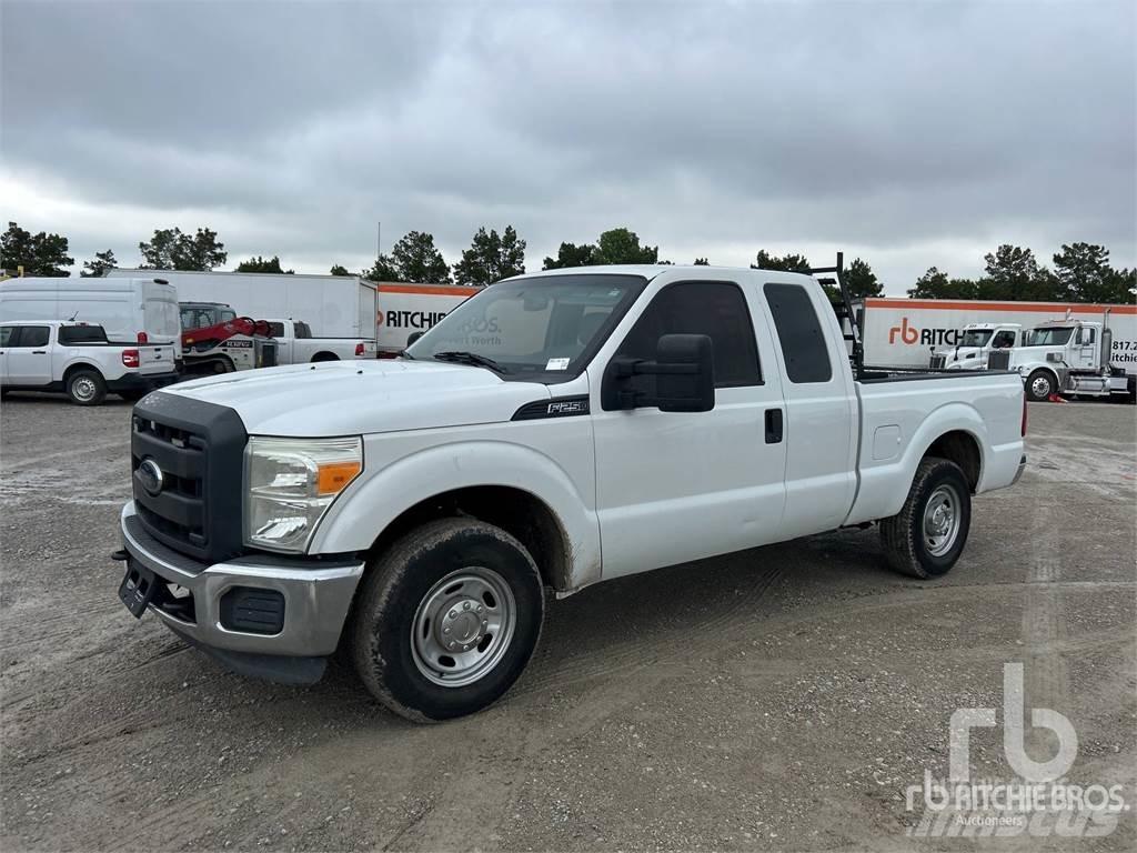 Ford F-250 Pikapai / Bortiniai sunkvežimiai