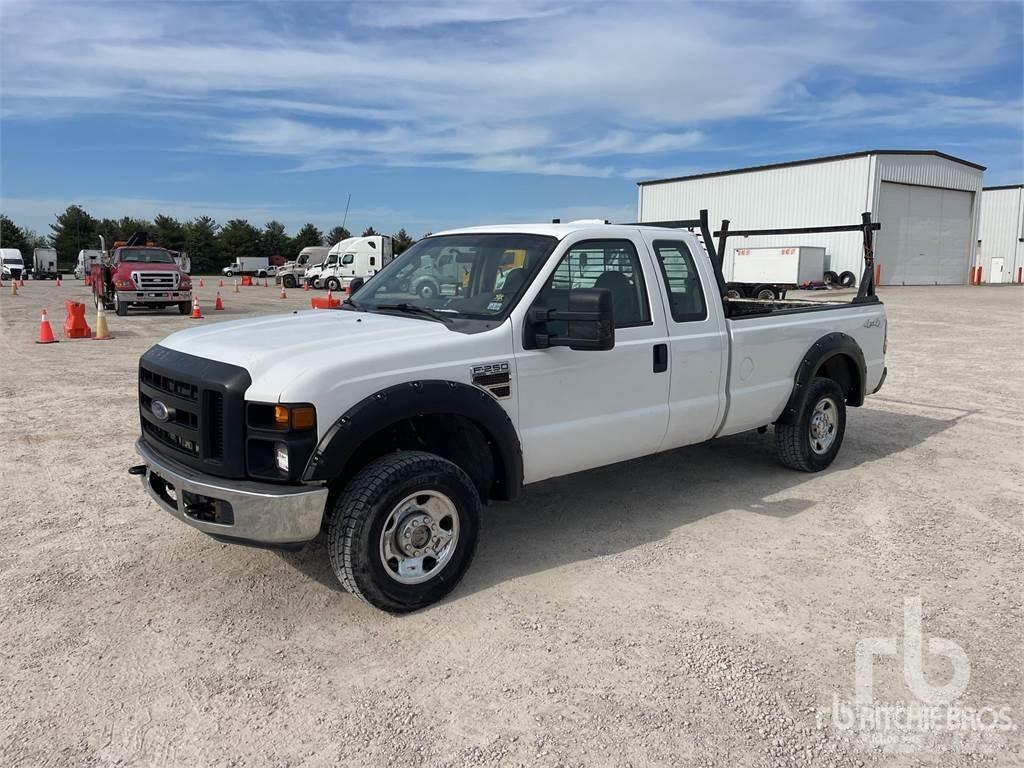 Ford F-250 Pikapai / Bortiniai sunkvežimiai