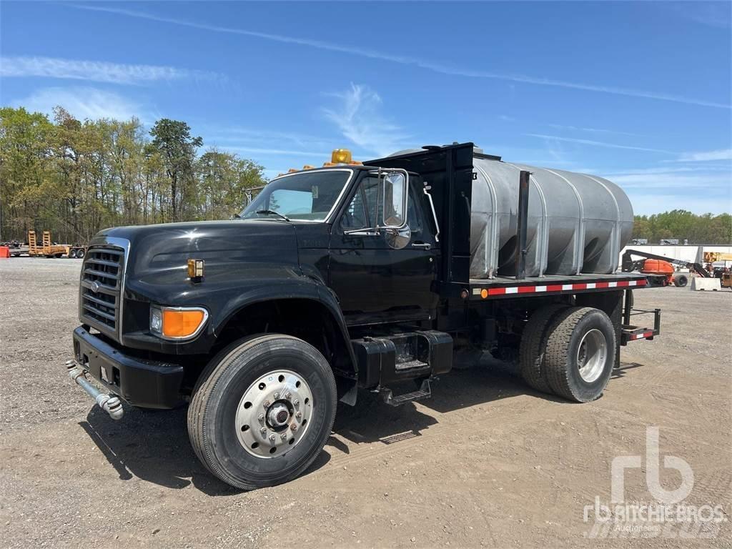 Ford F800 Vandens sunkvežimiai