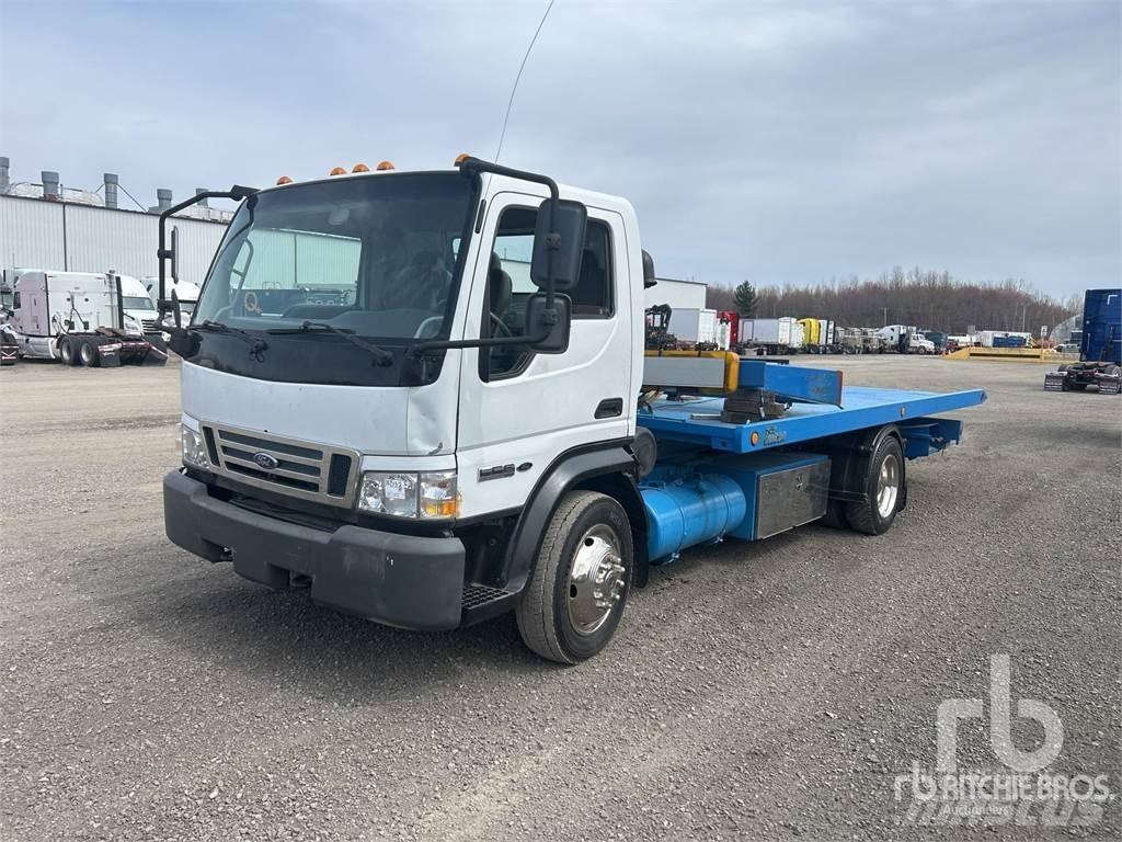 Ford LCF450 Pagalbos kelyje automobiliai