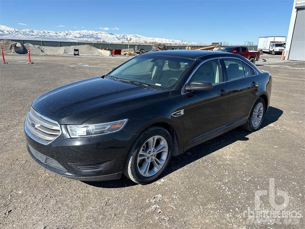 Ford TAURUS Lengvieji automobiliai