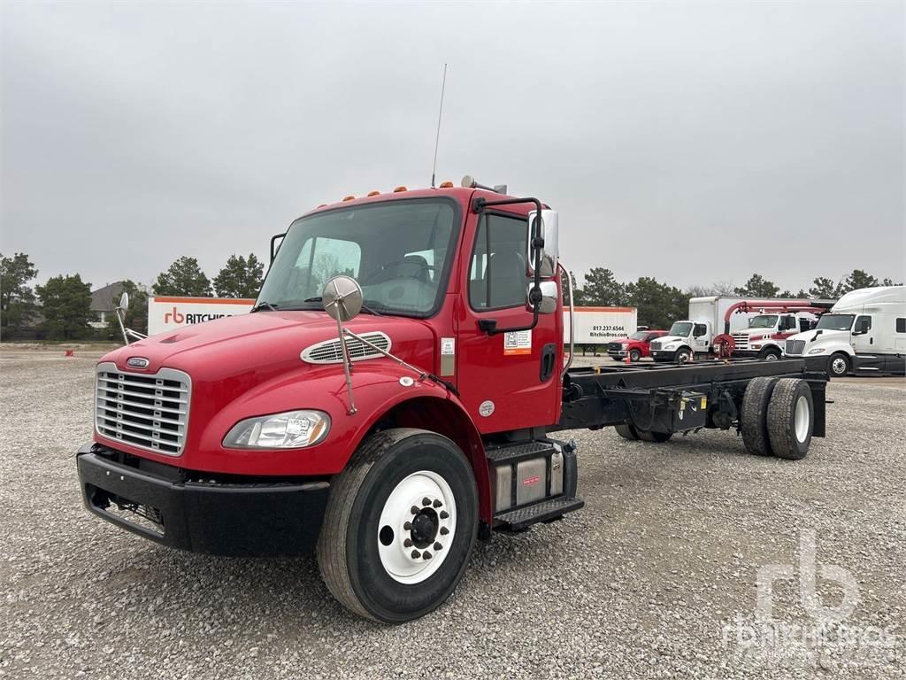 Freightliner M2 Krovininiai furgonai