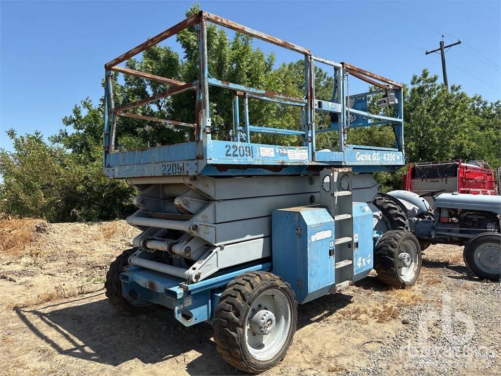 Genie GS-4390 Žirkliniai keltuvai