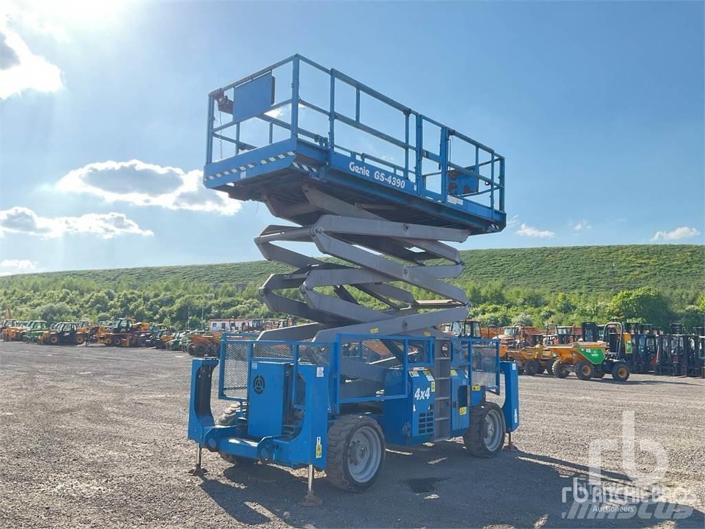 Genie GS4390 Žirkliniai keltuvai