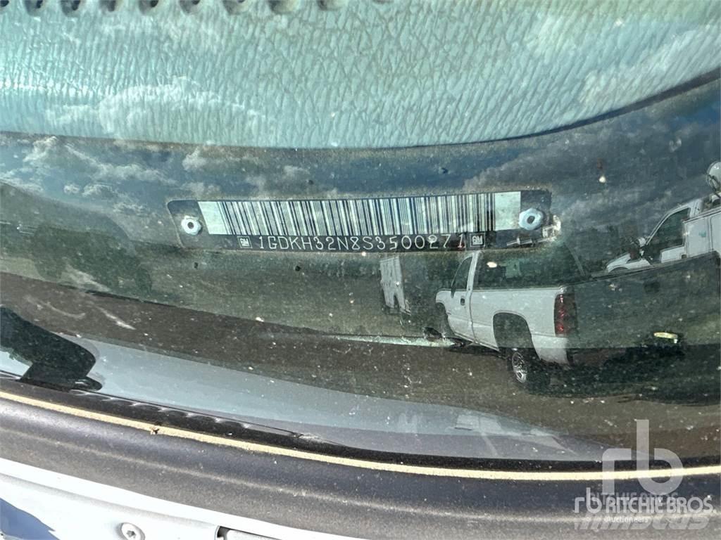 GMC 3500HD Savivarčių priekabų vilkikai