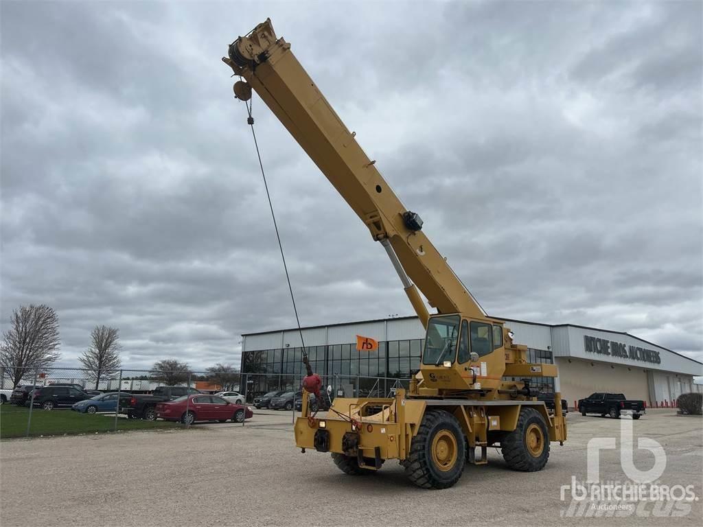 Grove RT530E Neapdoroto reljefo kranai