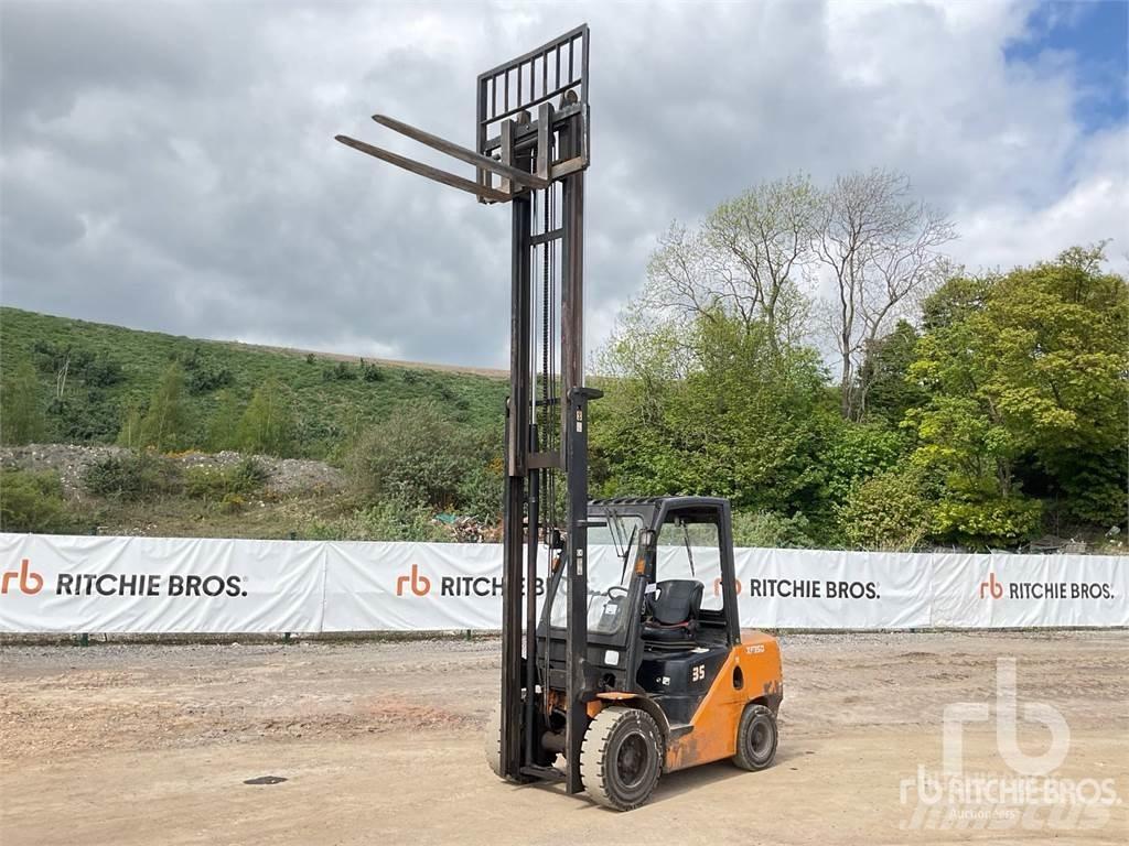 Hangcha XF35D Dyzeliniai krautuvai