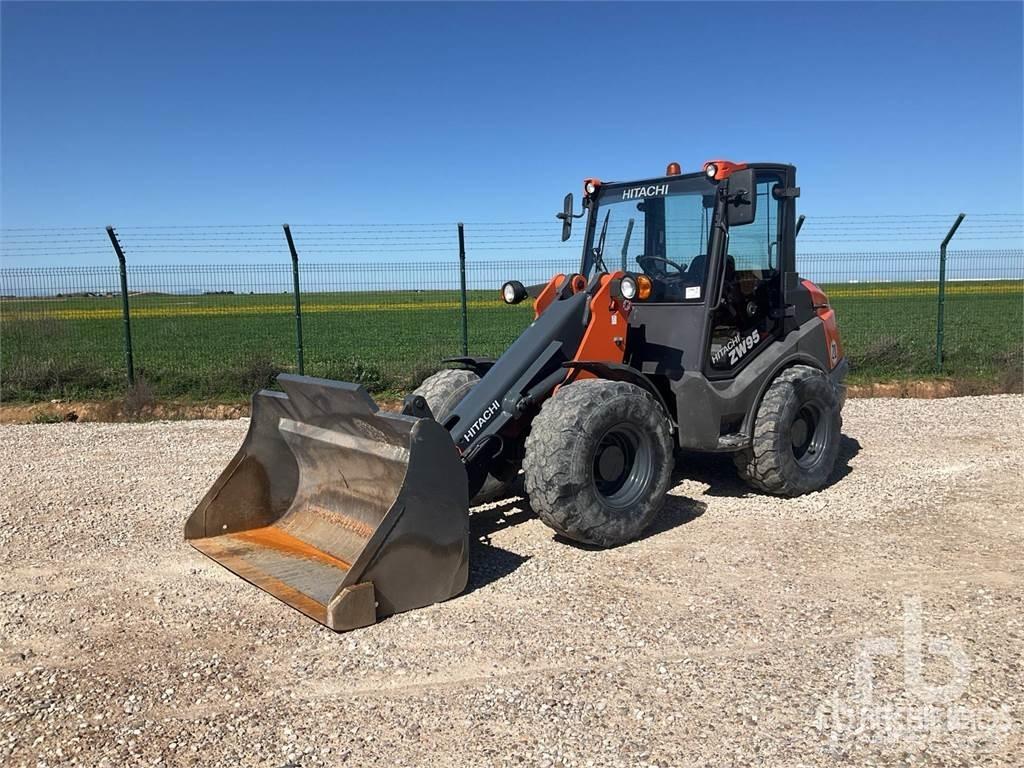 Hitachi ZW95 Naudoti ratiniai krautuvai