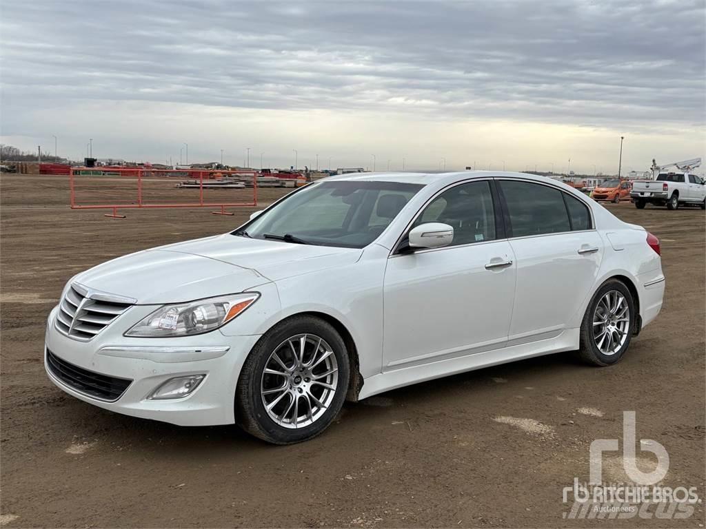 Hyundai GENESIS Lengvieji automobiliai