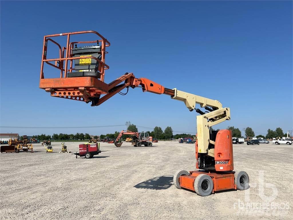 JLG E300 AJP Alkūniniai keltuvai