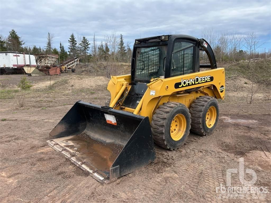 John Deere 250 Krautuvai su šoniniu pasukimu