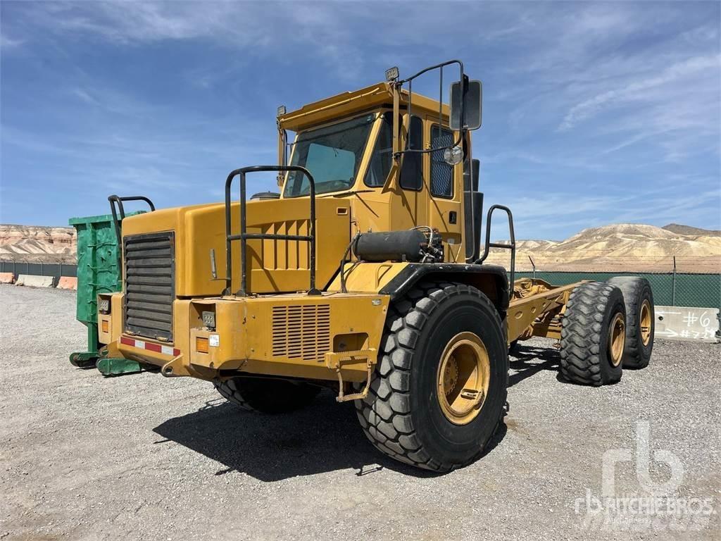 John Deere 300C Važiuoklė su kabina