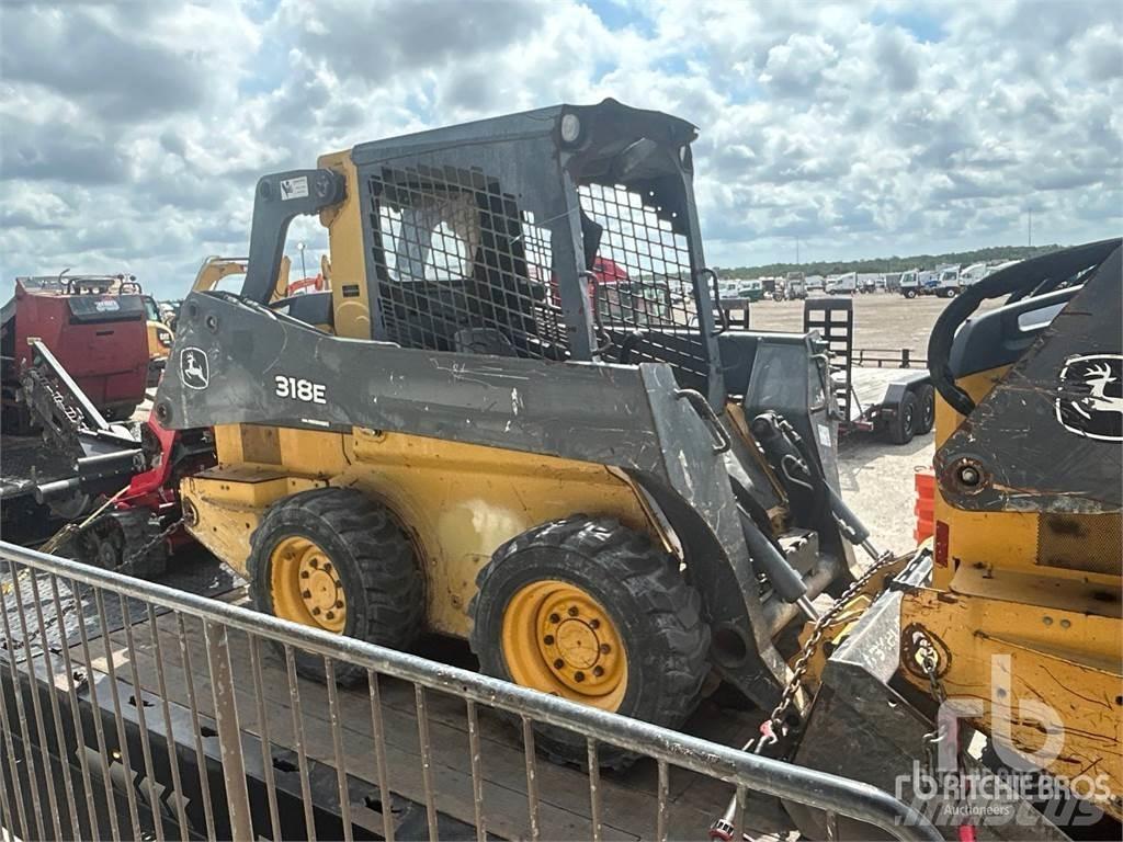 John Deere 318E Krautuvai su šoniniu pasukimu
