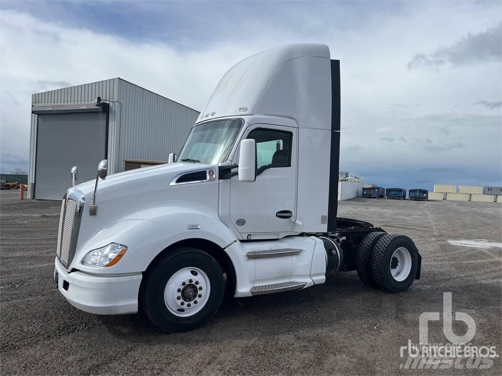 Kenworth T680 Naudoti vilkikai