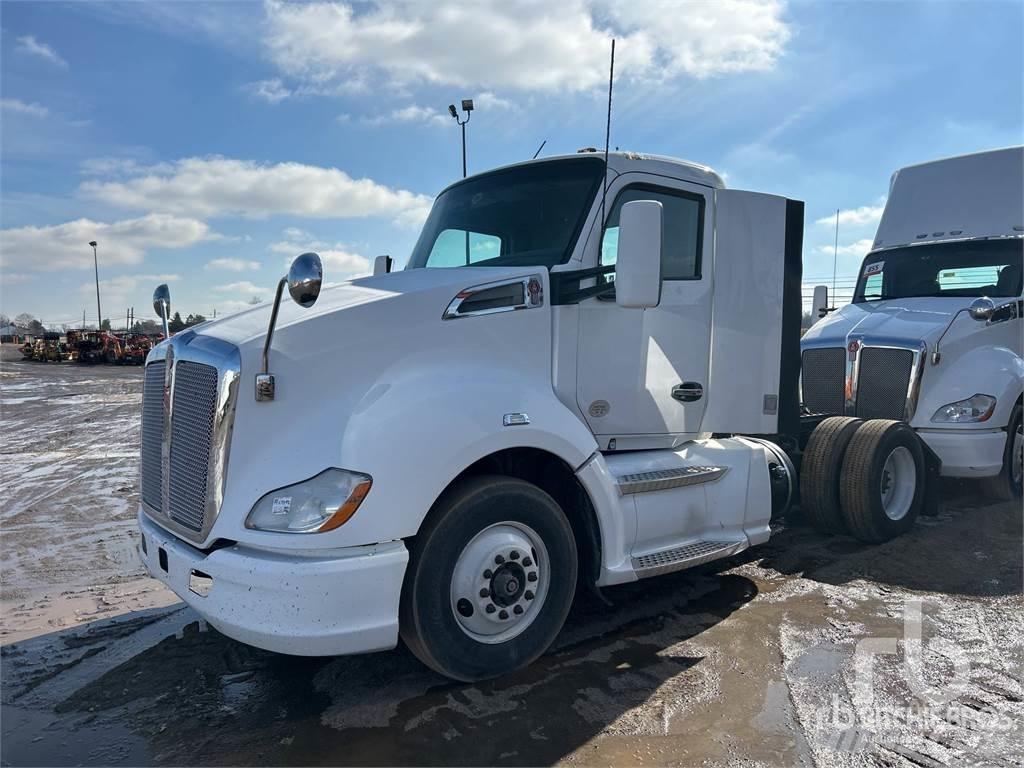 Kenworth T680 Naudoti vilkikai