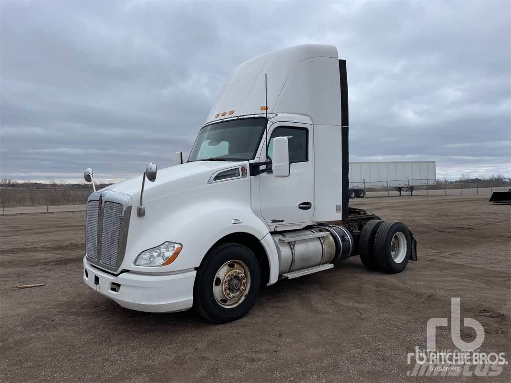 Kenworth T680 Naudoti vilkikai