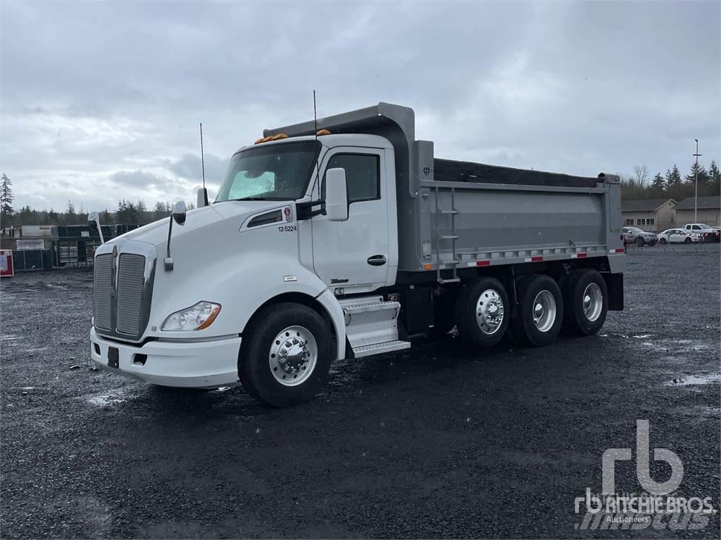 Kenworth T680 Savivarčių priekabų vilkikai
