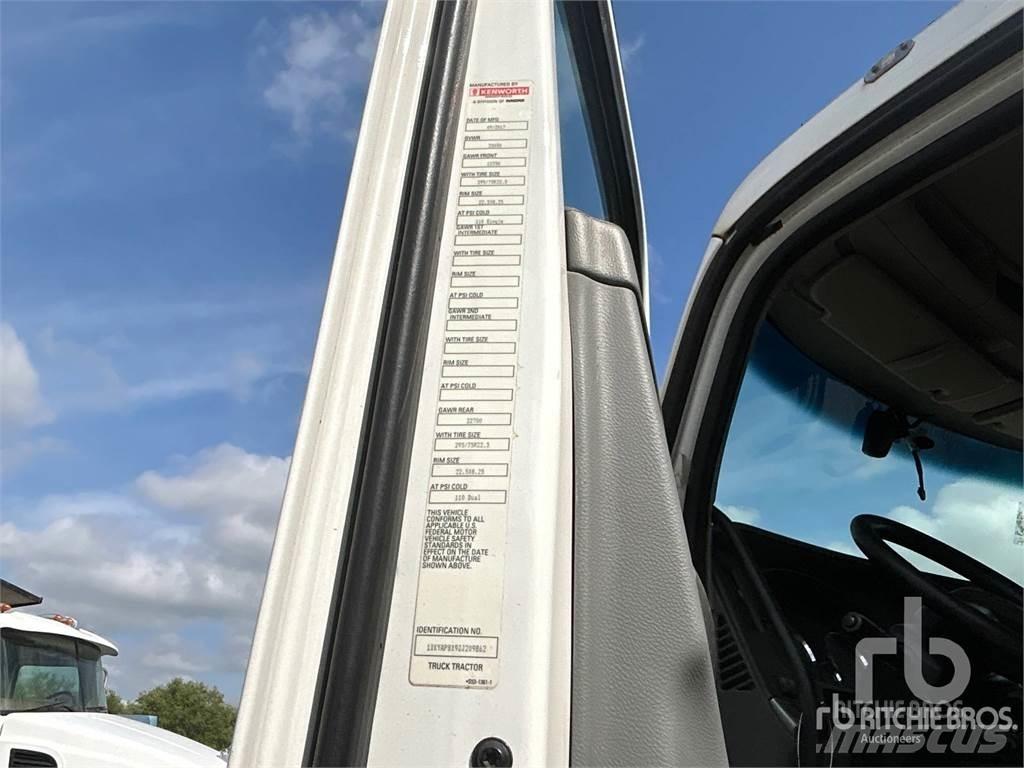 Kenworth T680 Savivarčių priekabų vilkikai