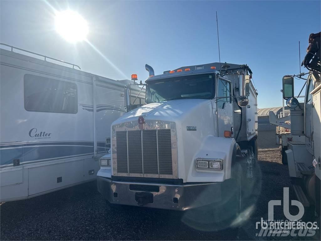 Kenworth T800 Savivarčių priekabų vilkikai