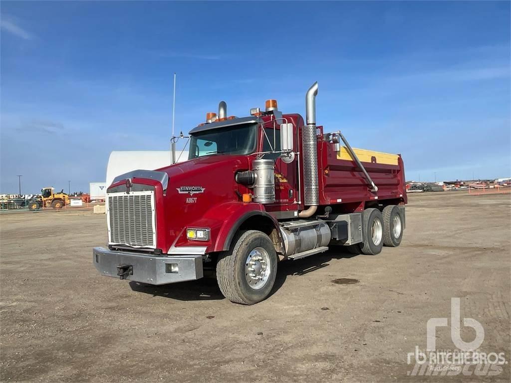 Kenworth T800 Savivarčių priekabų vilkikai