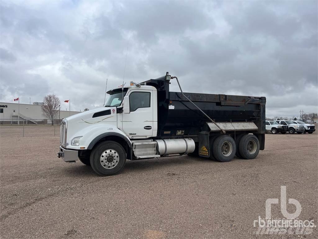 Kenworth T880 Savivarčių priekabų vilkikai