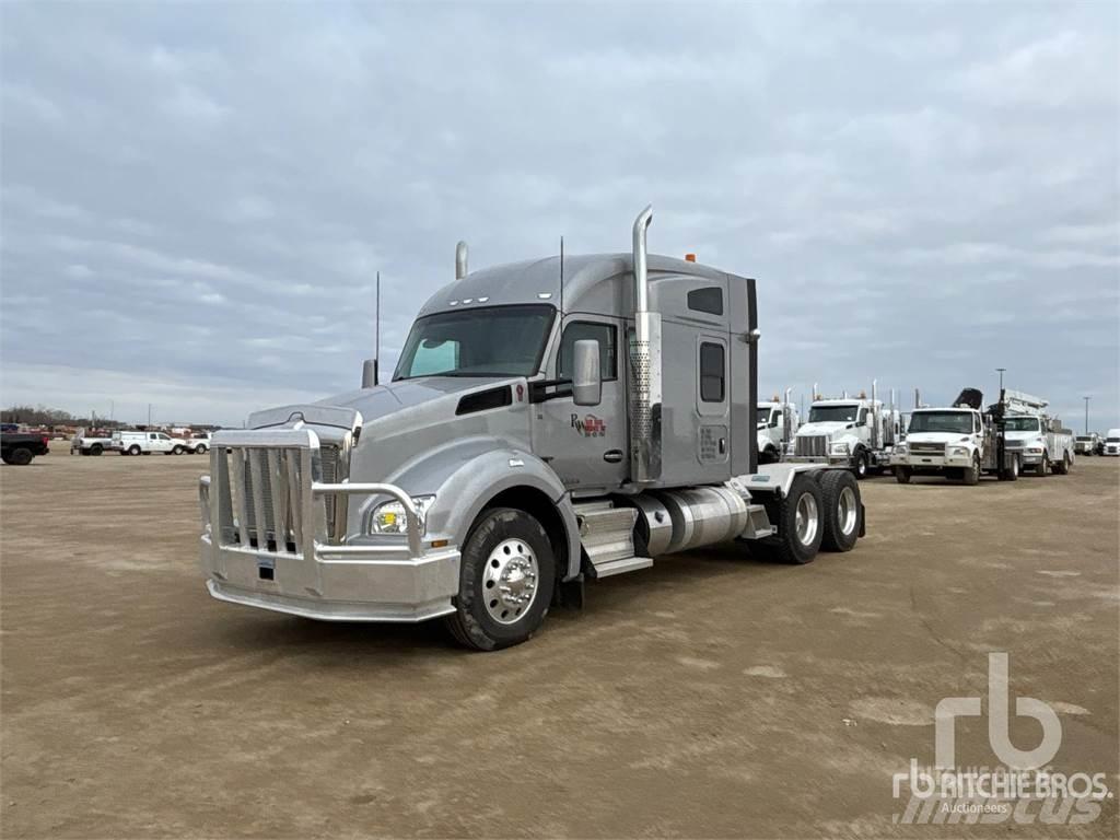Kenworth T880 Naudoti vilkikai