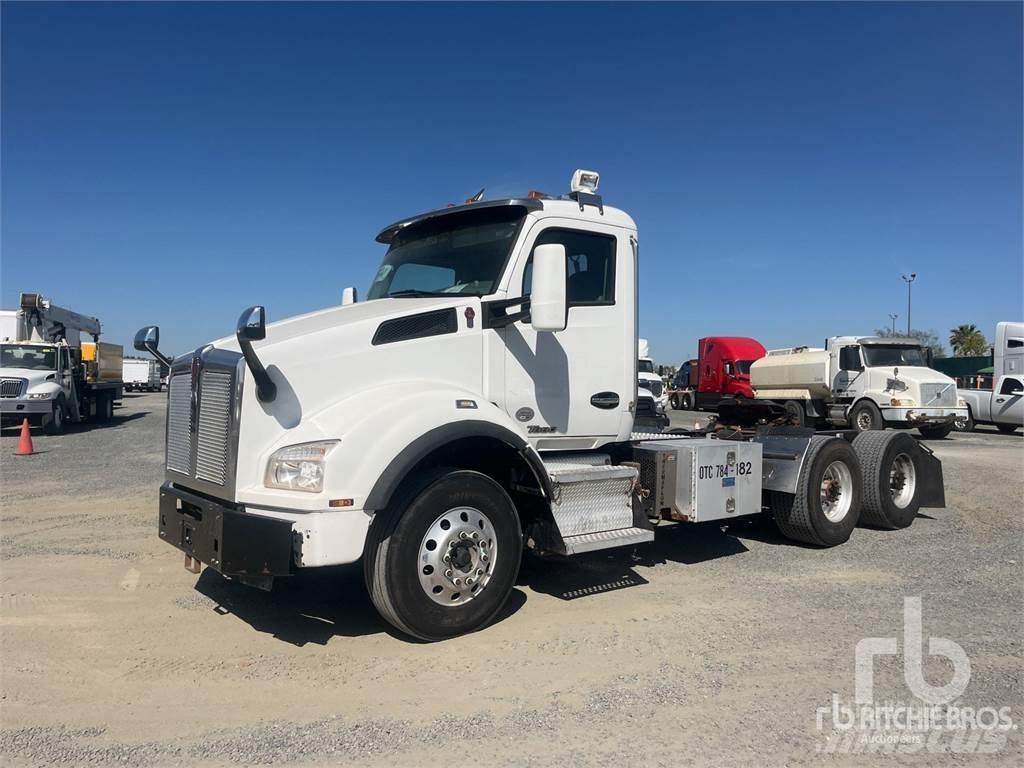 Kenworth T880 Naudoti vilkikai