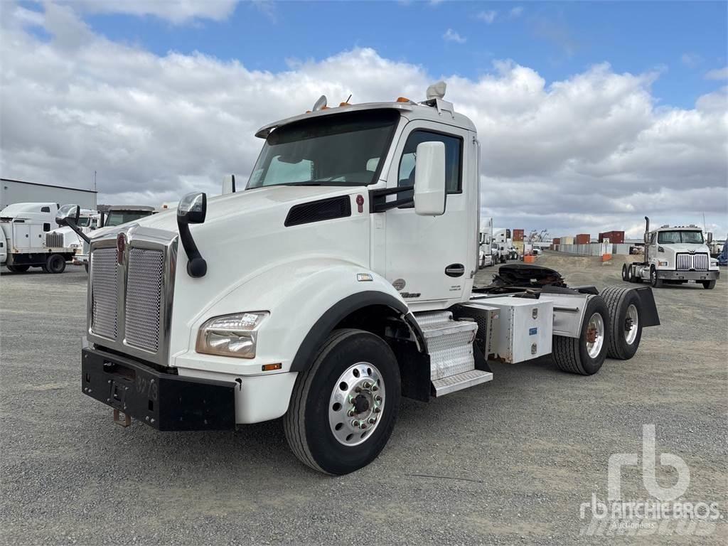 Kenworth T880 Naudoti vilkikai
