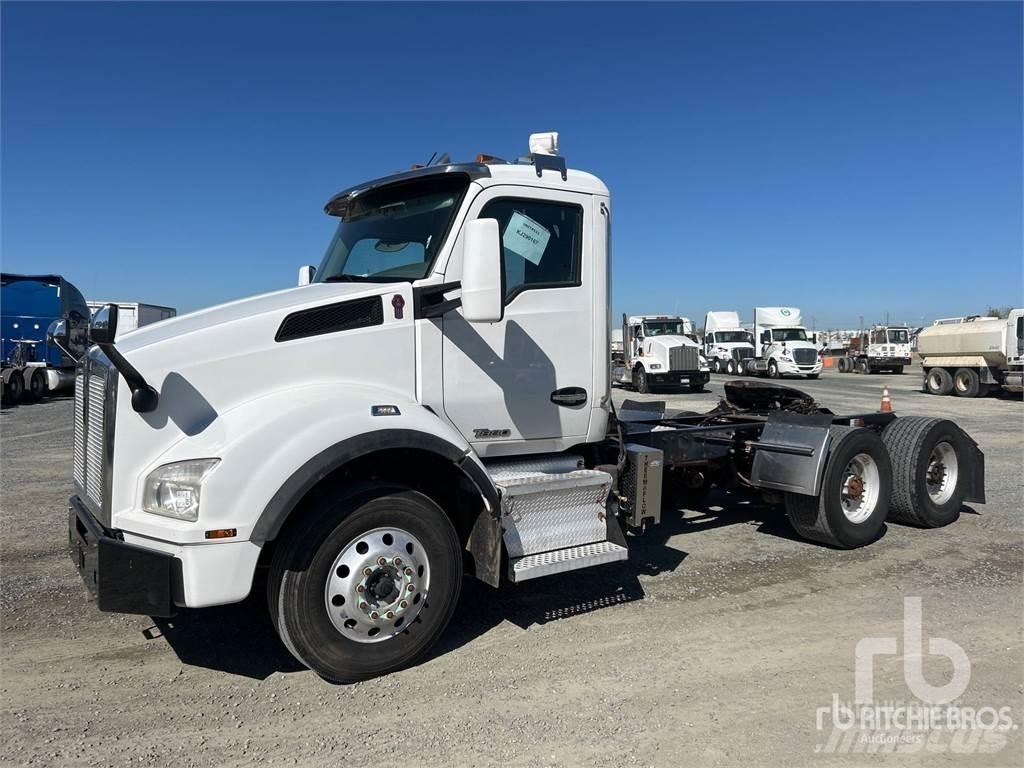 Kenworth T880 Naudoti vilkikai