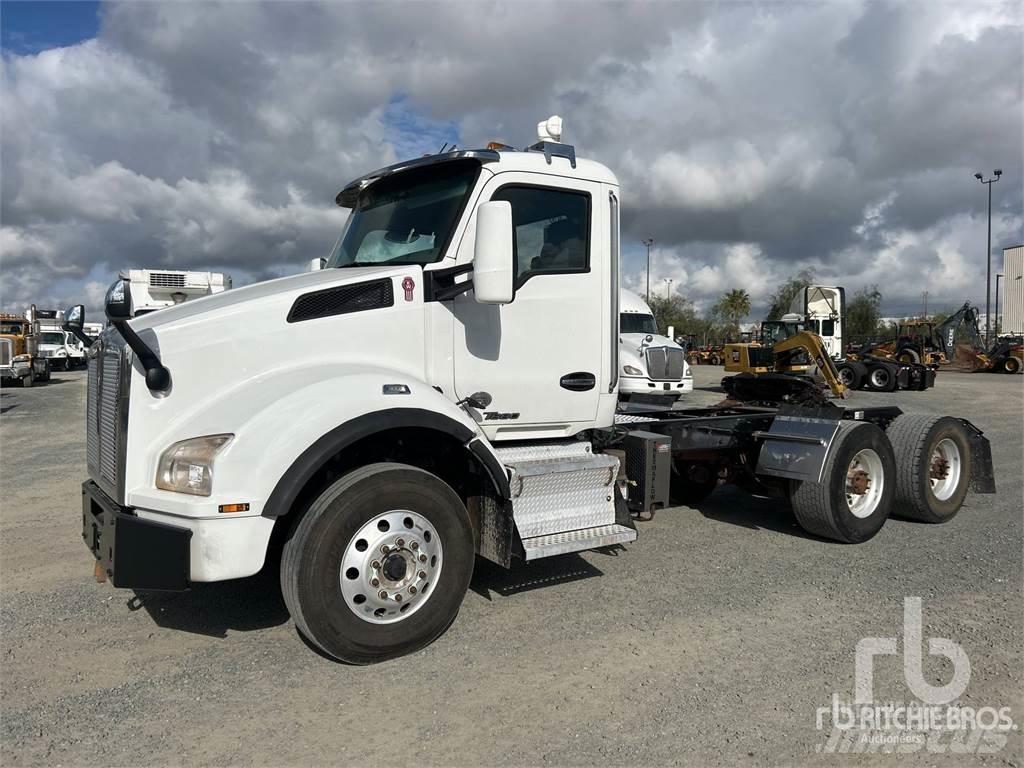 Kenworth T880 Naudoti vilkikai